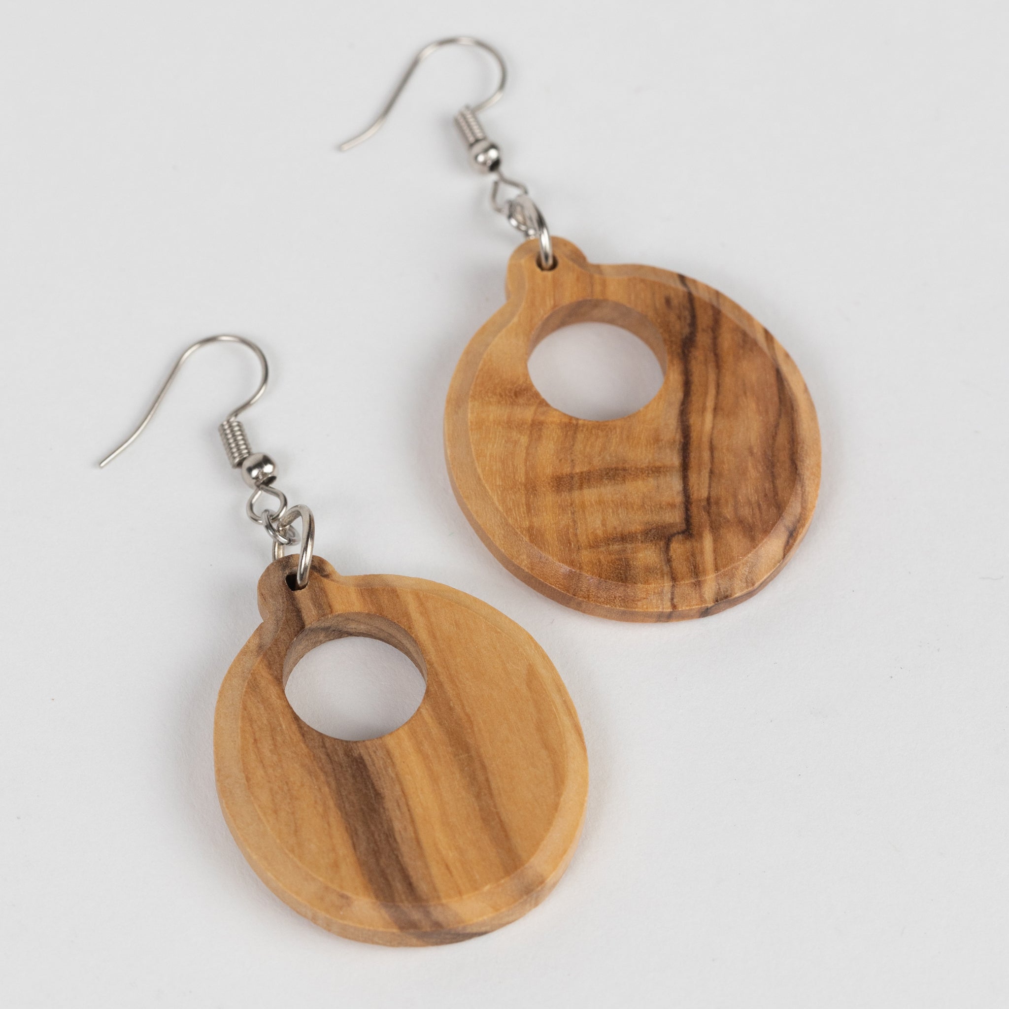 Earrings round w/hole olive wood 3L natural