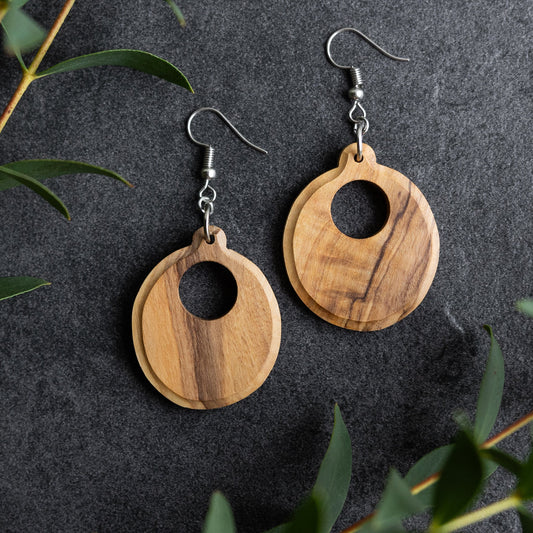 Earrings round w/hole olive wood 3L natural