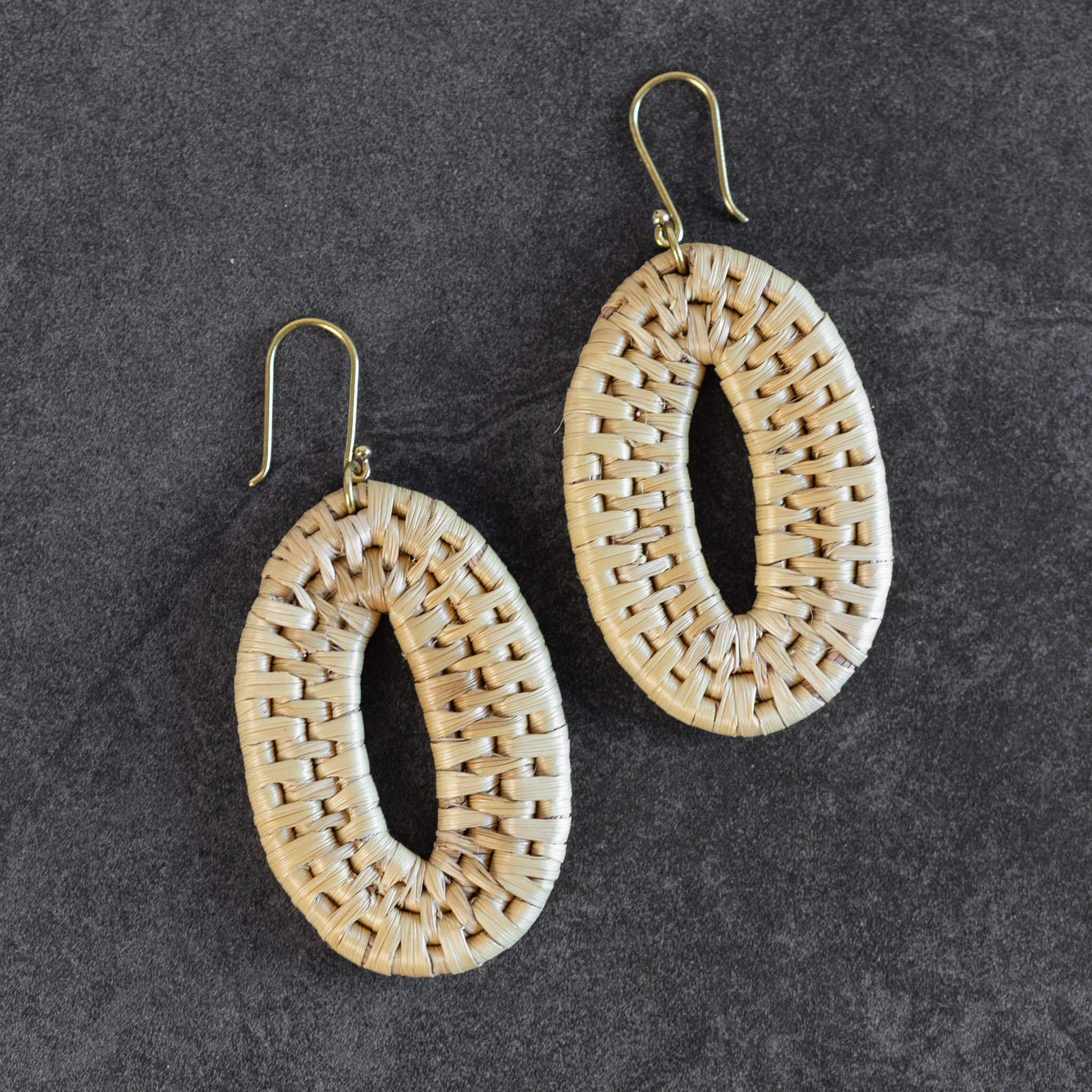 Earrings woven oval br/thatch grass 3.25L lt tan