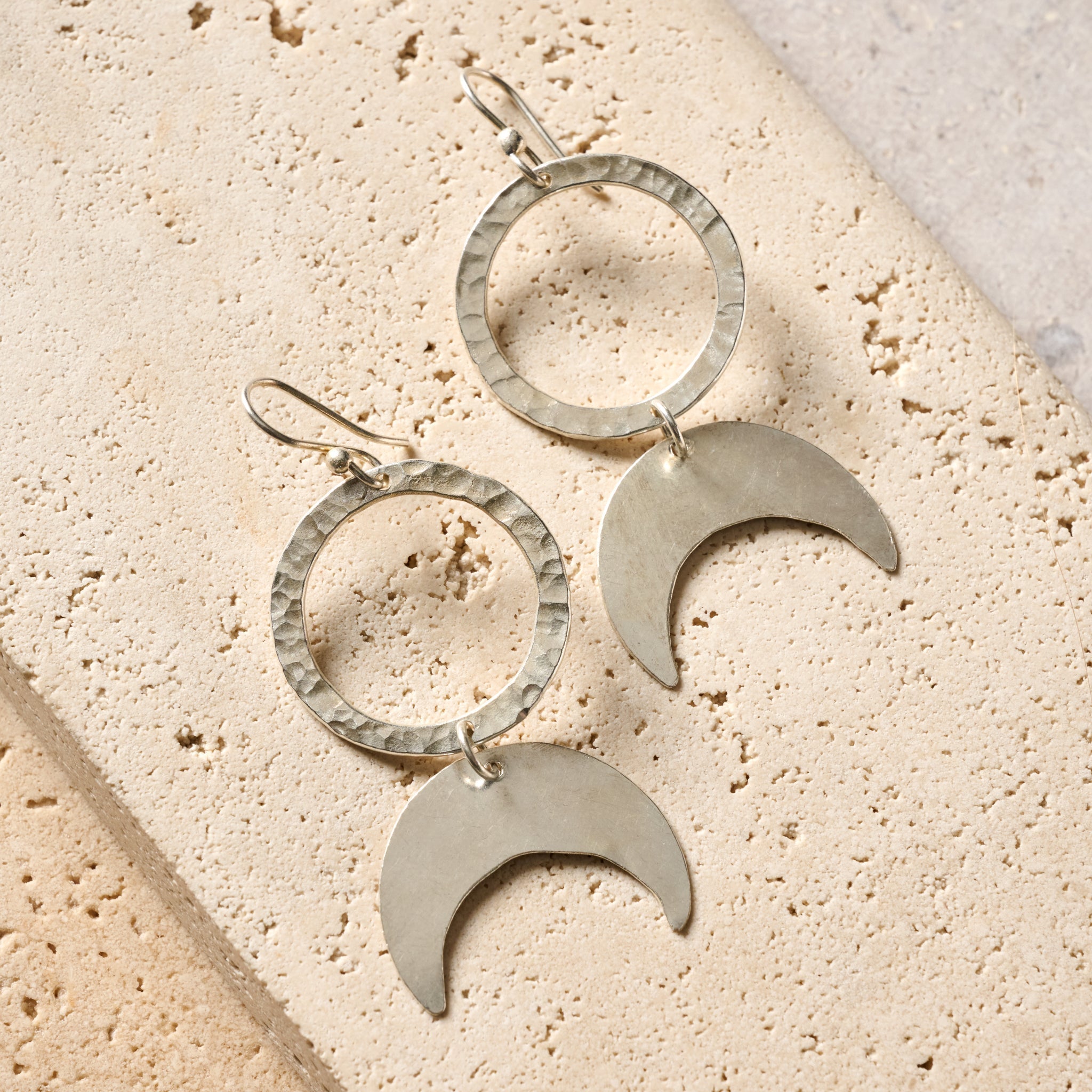 Earrings hoop/crescent brass 2.5L silver