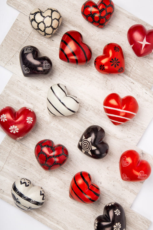 Paperweight heart M/10 kisii 2D asst