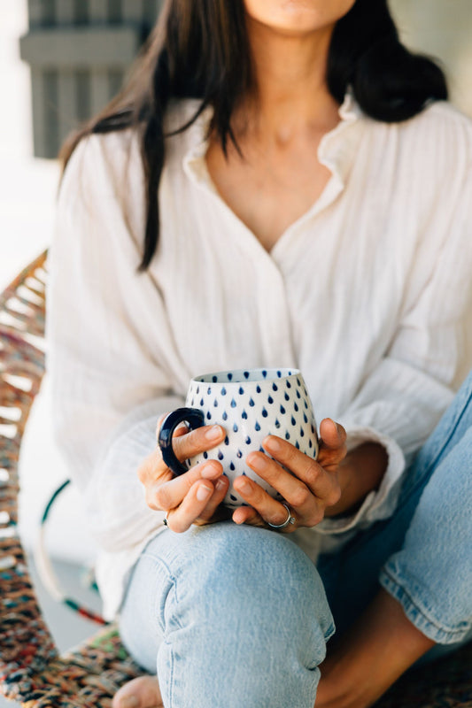 Mug raindrops f/13oz ceramic 4Dx4H white/blue