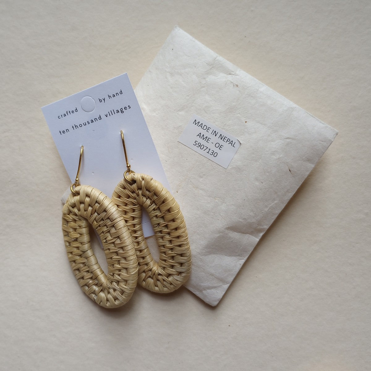 Earrings woven oval br/thatch grass 3.25L lt tan