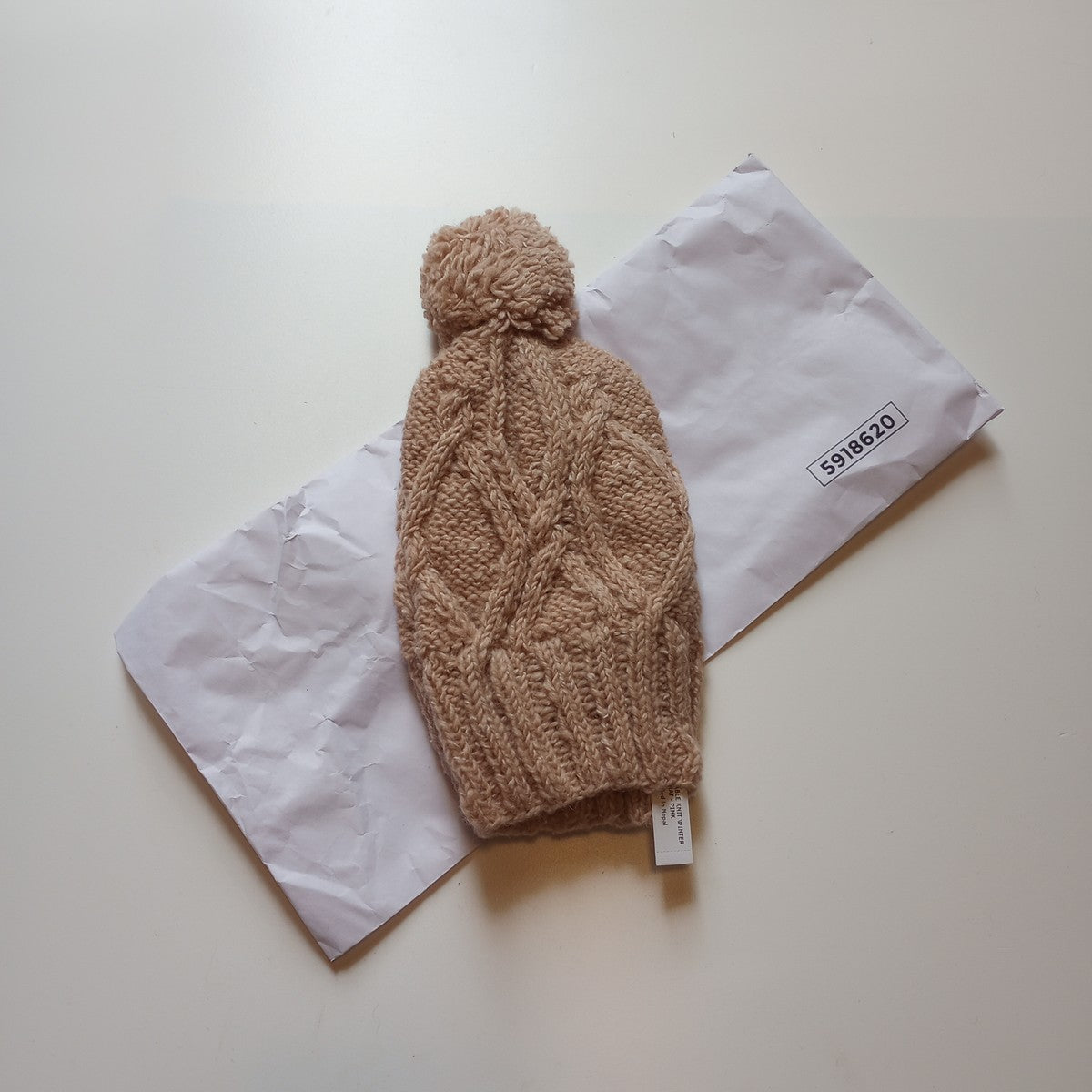 Hat cable knit w/pompom wl/banana fiber 9Dx9H pink