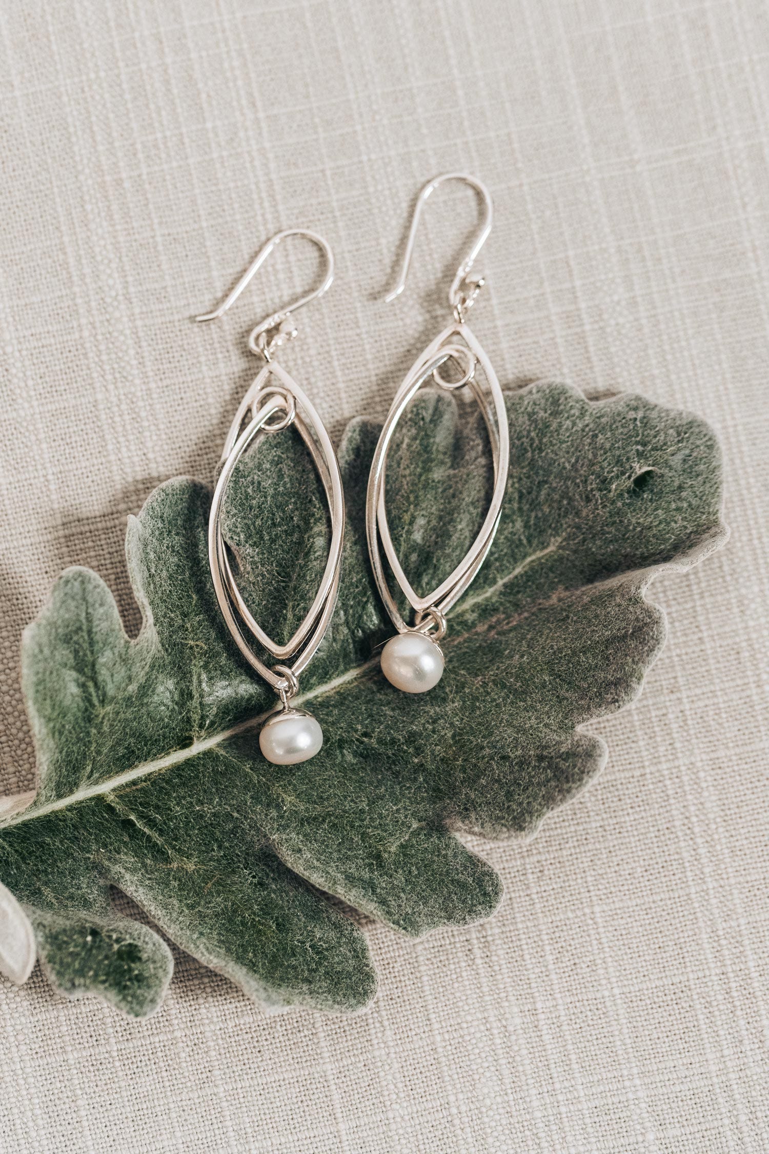 Earrings oval in oval pearl/strlg 3L white/silver