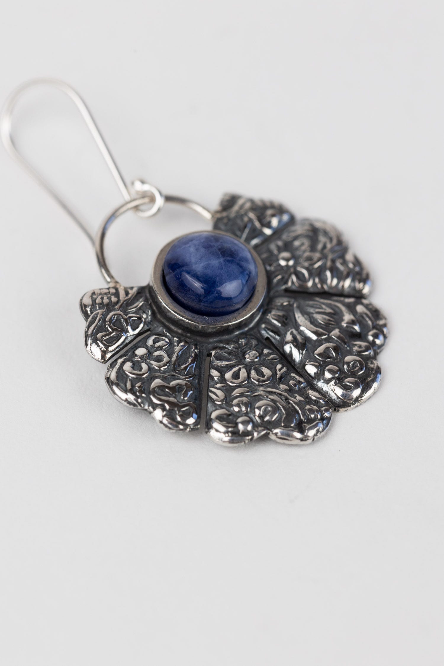 Earrings floral fan sodalite/strlg 1.5L silv/navy