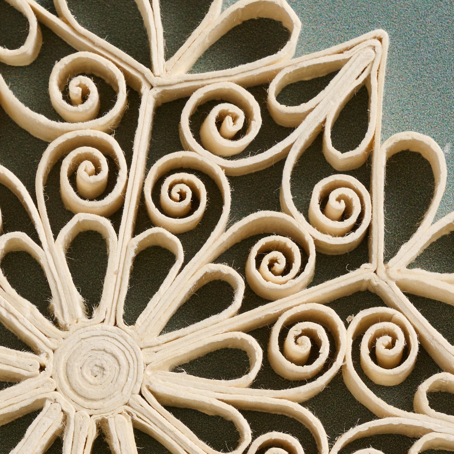 Ornament snowflake M/5 paper 4D ivory
