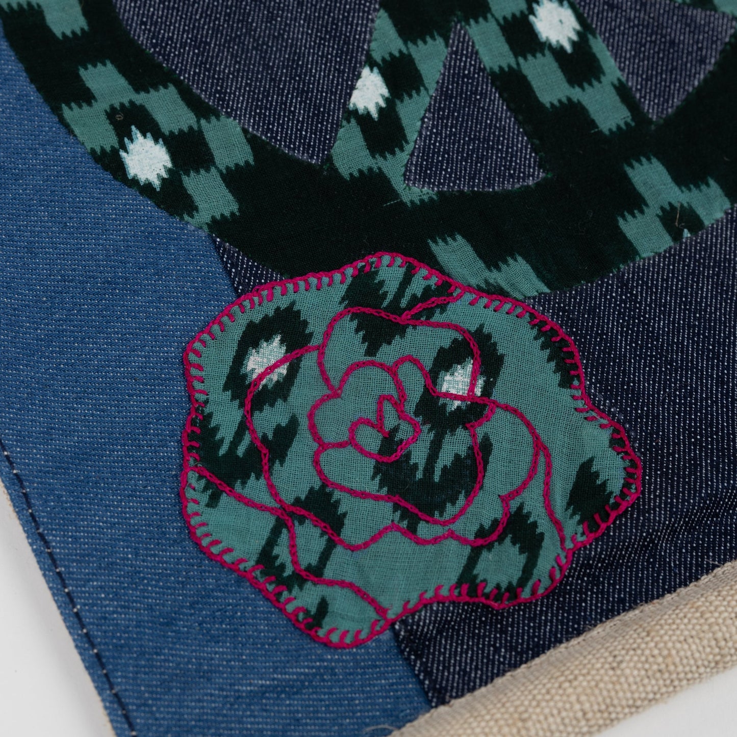 Wall hanging peace sari/denim 10.5Wx14H blu/asst