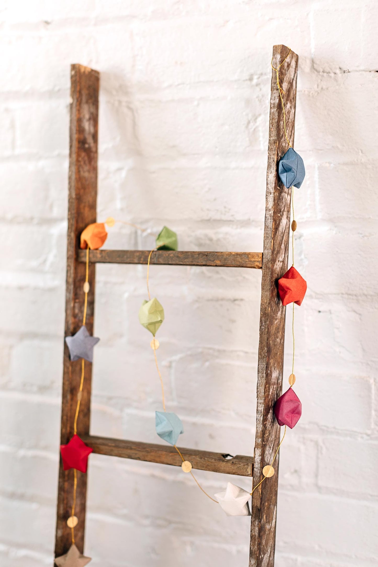 Garland, 3-D Pastel Stars