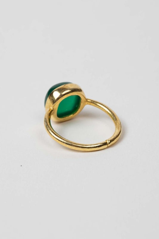 Ring green onyx/brass adj green/gold