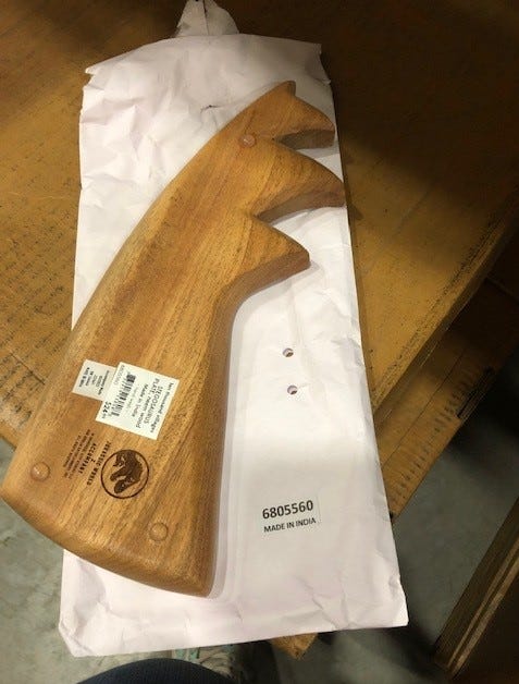 Plate STEGOSAURUS tail wood 11X4 nat ACCP