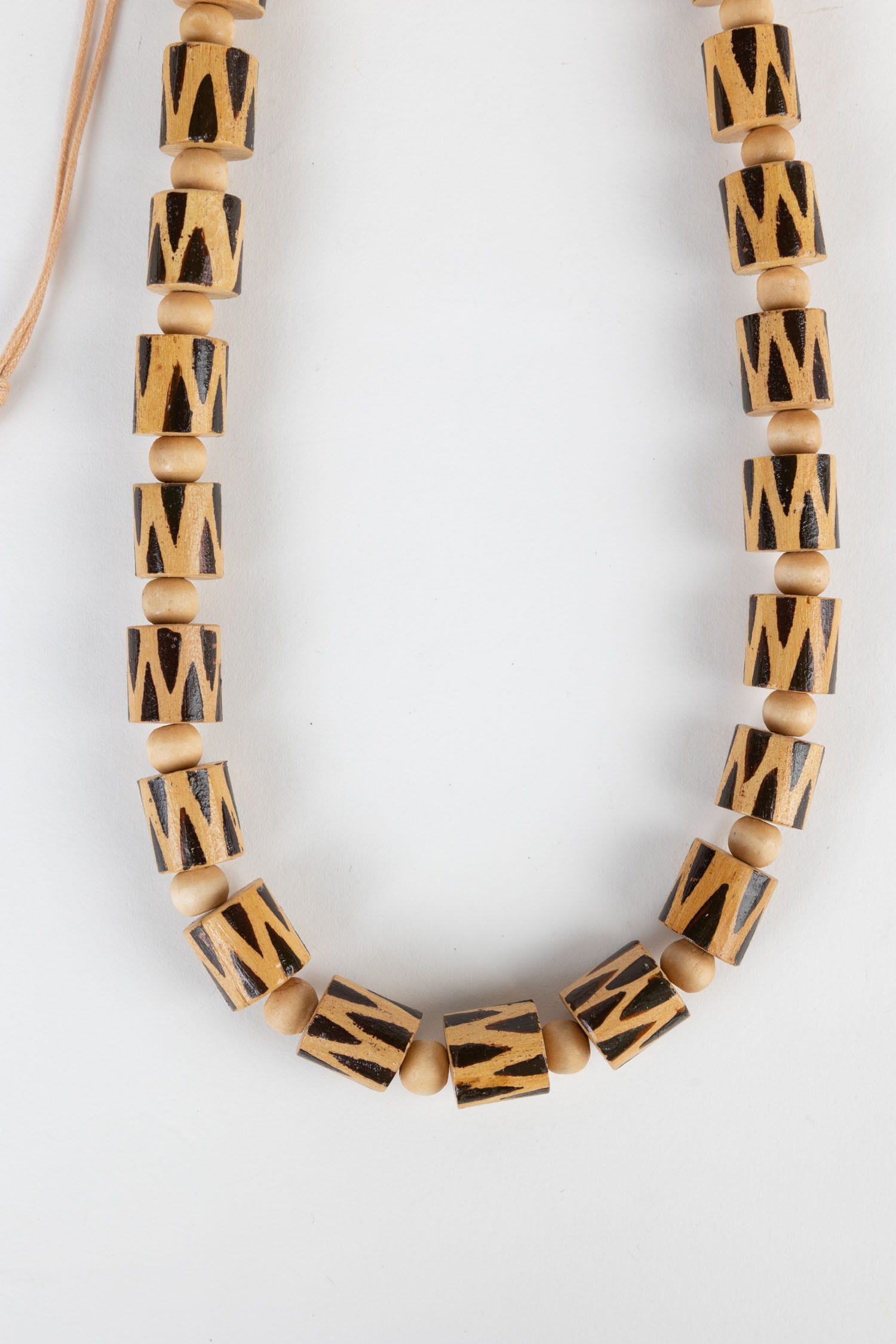Necklace barrel shapes wood/cord 40L browns