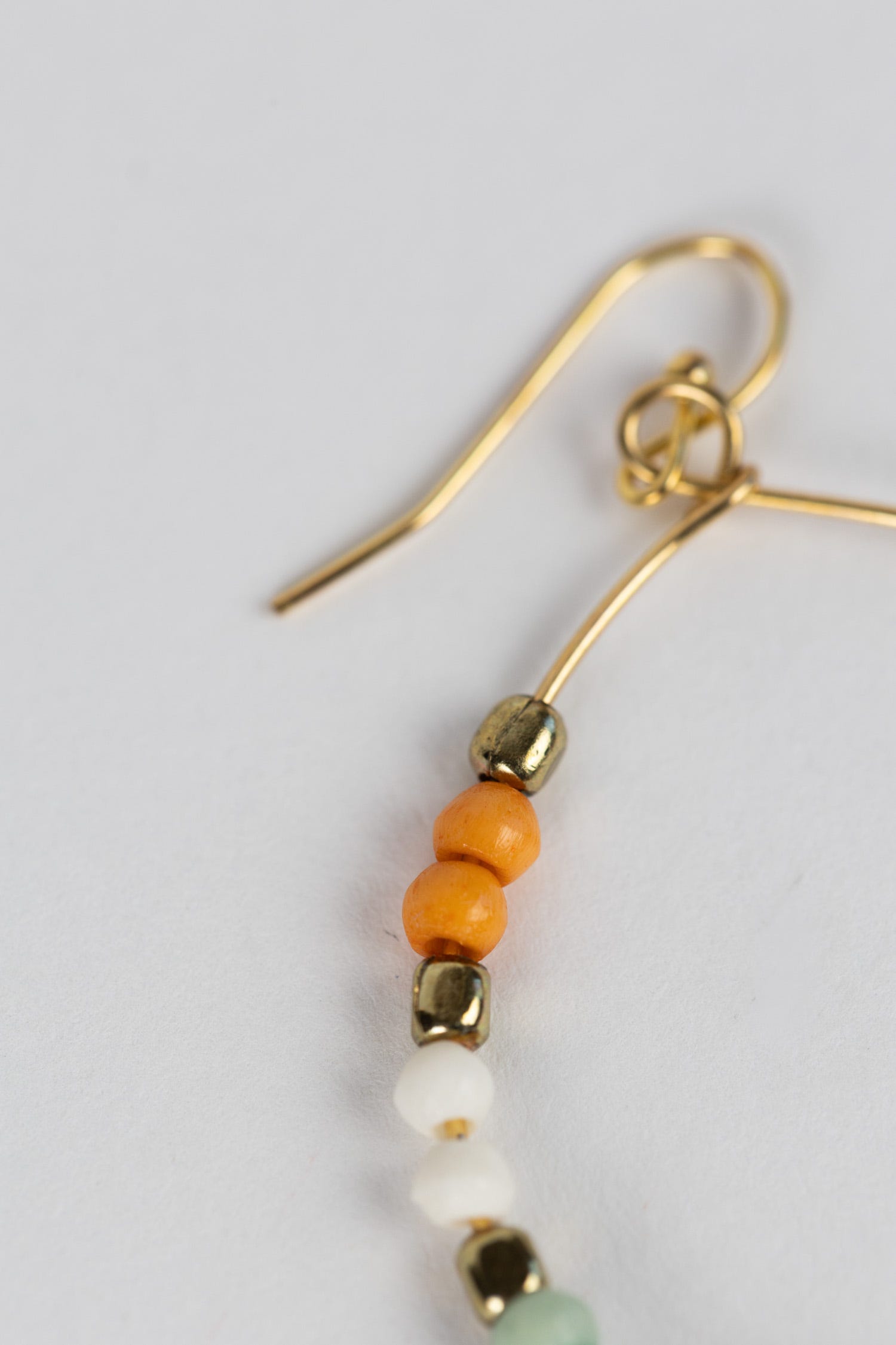 Earrings large hoop peachy bone/br 2.5L mid-tone