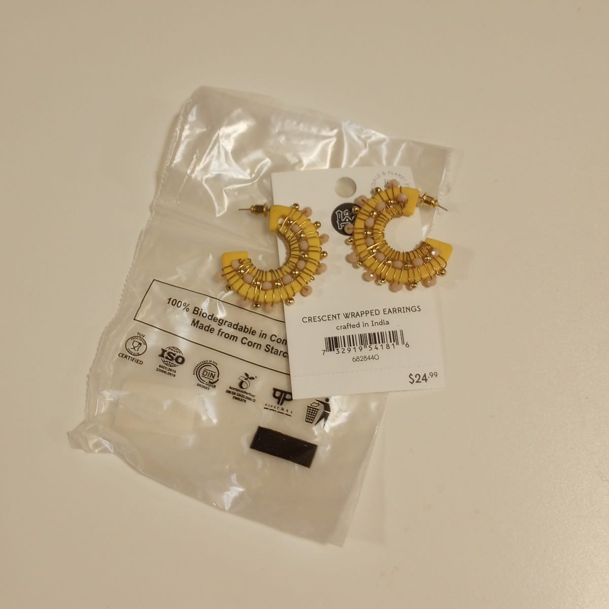 Earrings wrapped crescent bone/brass 1.5D yel/gold