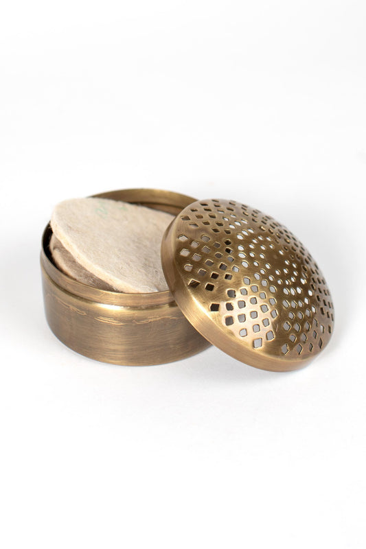 Diffuser f/essential oils w/pads metal 3Dx2H br