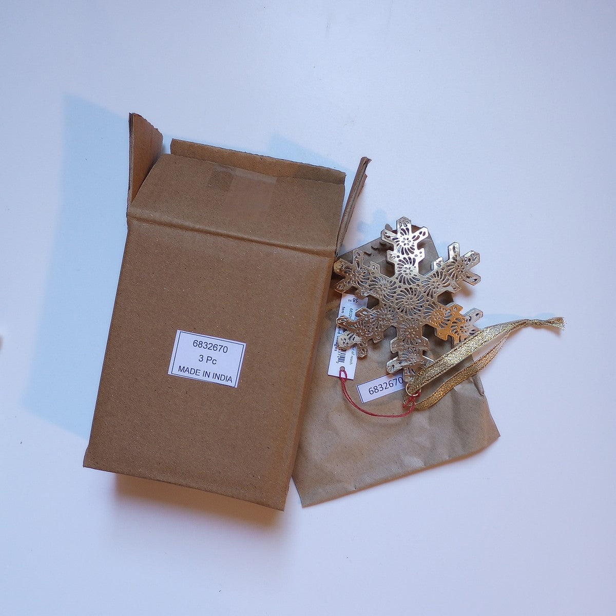 Ornament 3-D snowflake M/3 iron 4D gold/white