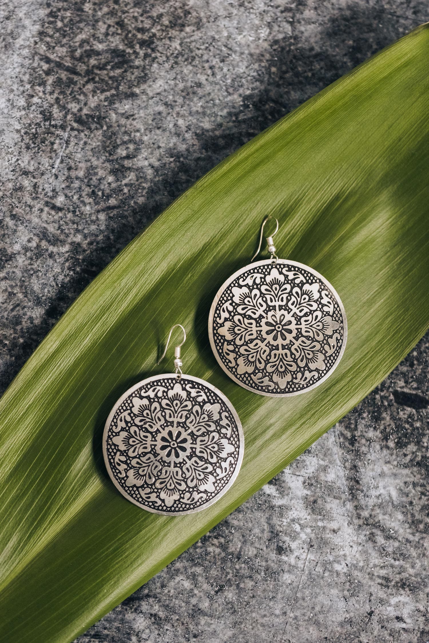 Earrings large disc embossed metal 2D silver/black