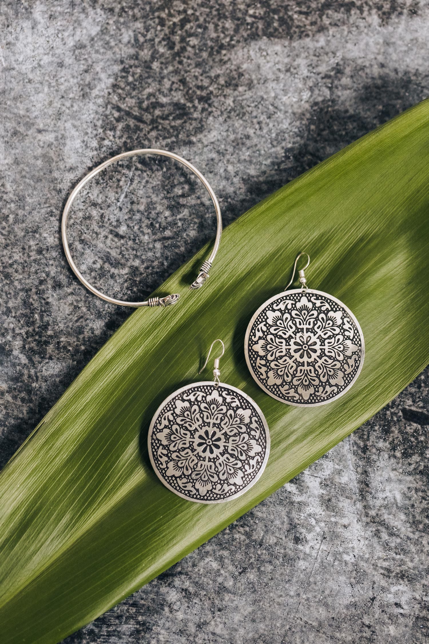Earrings large disc embossed metal 2D silver/black