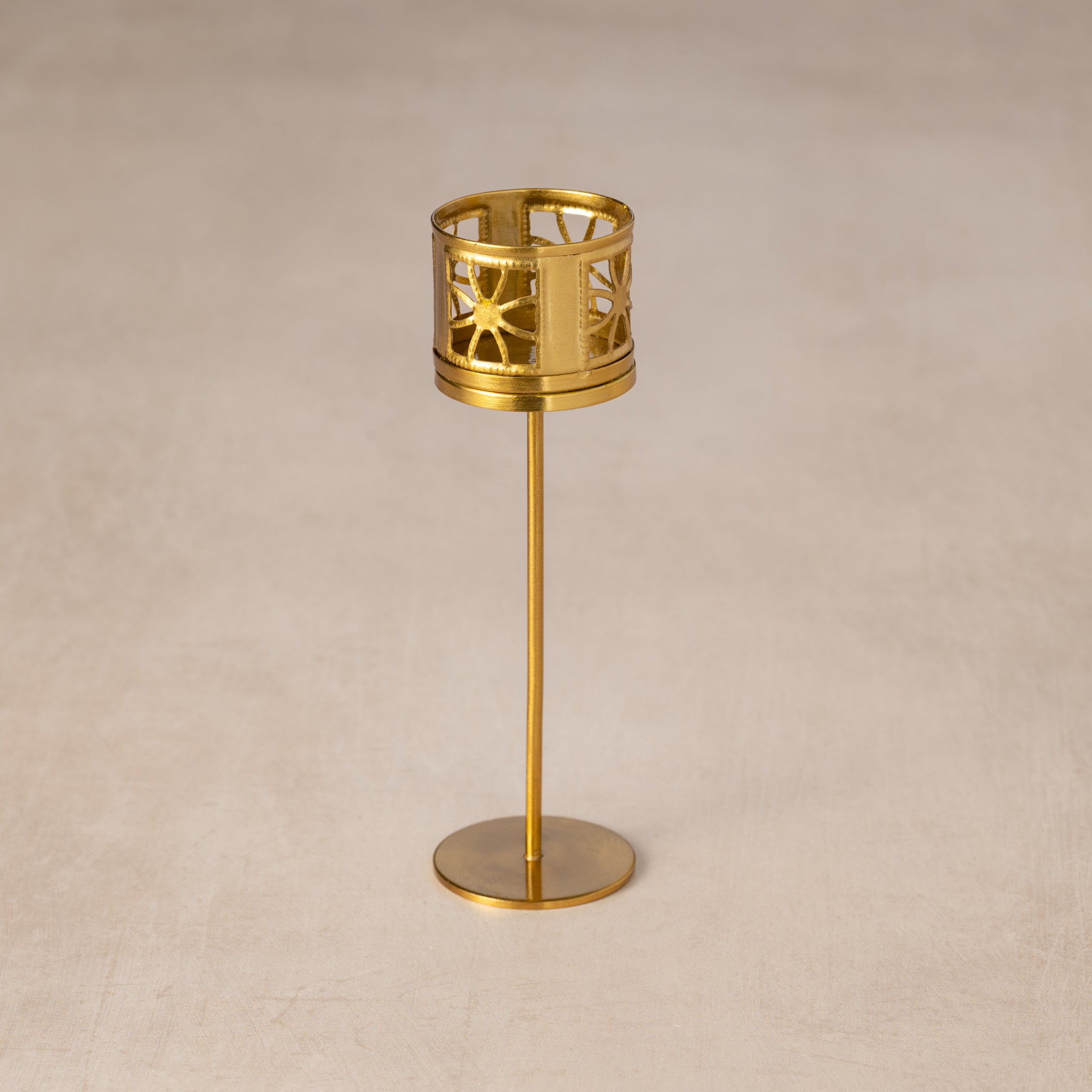 Candleholder tall cutout w/stand M/2 iron 6.5H br