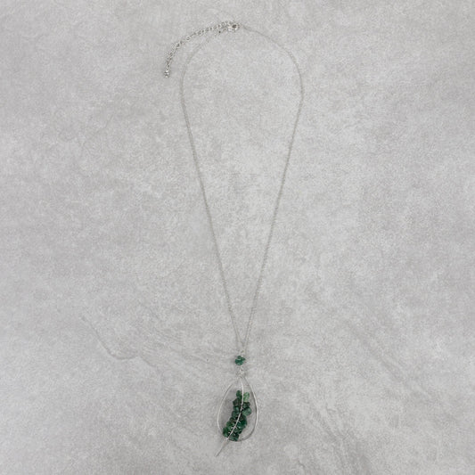 Necklace green leaf pend brass/stone 23L silv/grn