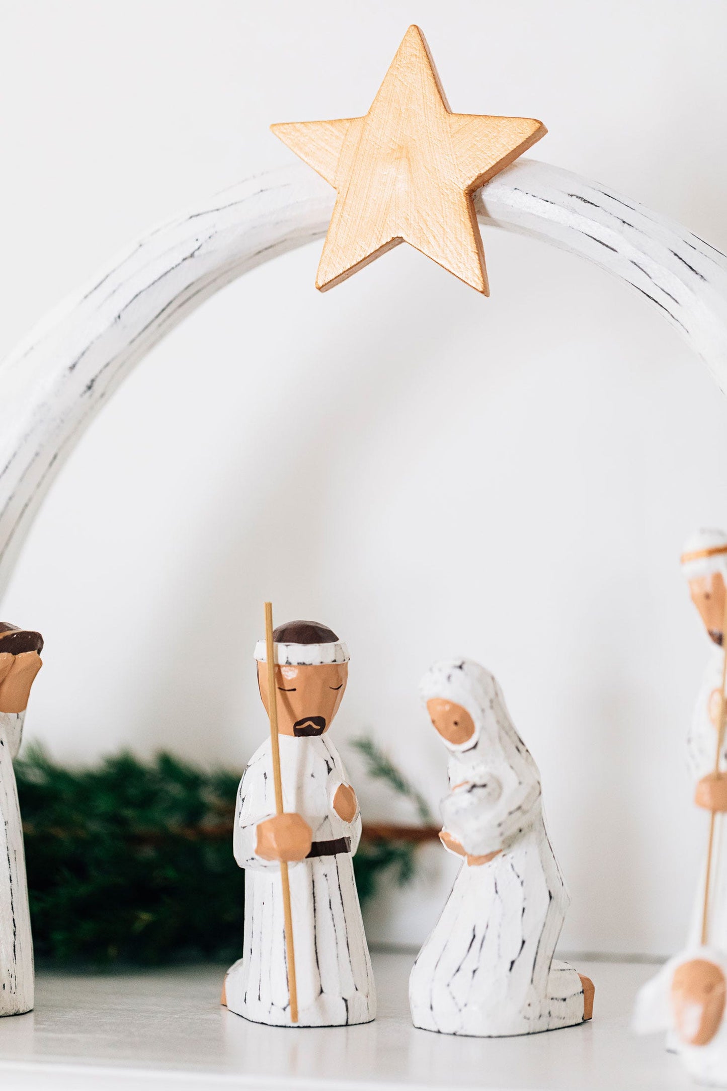 Nativity w/arch set/9 wood 10H/5H white/brown