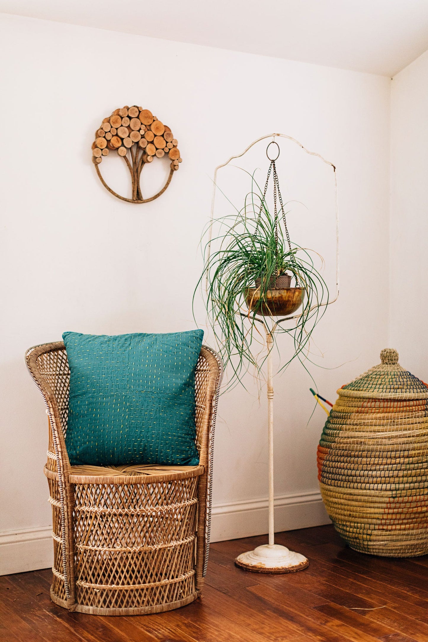 Wall hanging tree/circle slices of wood 13D nat