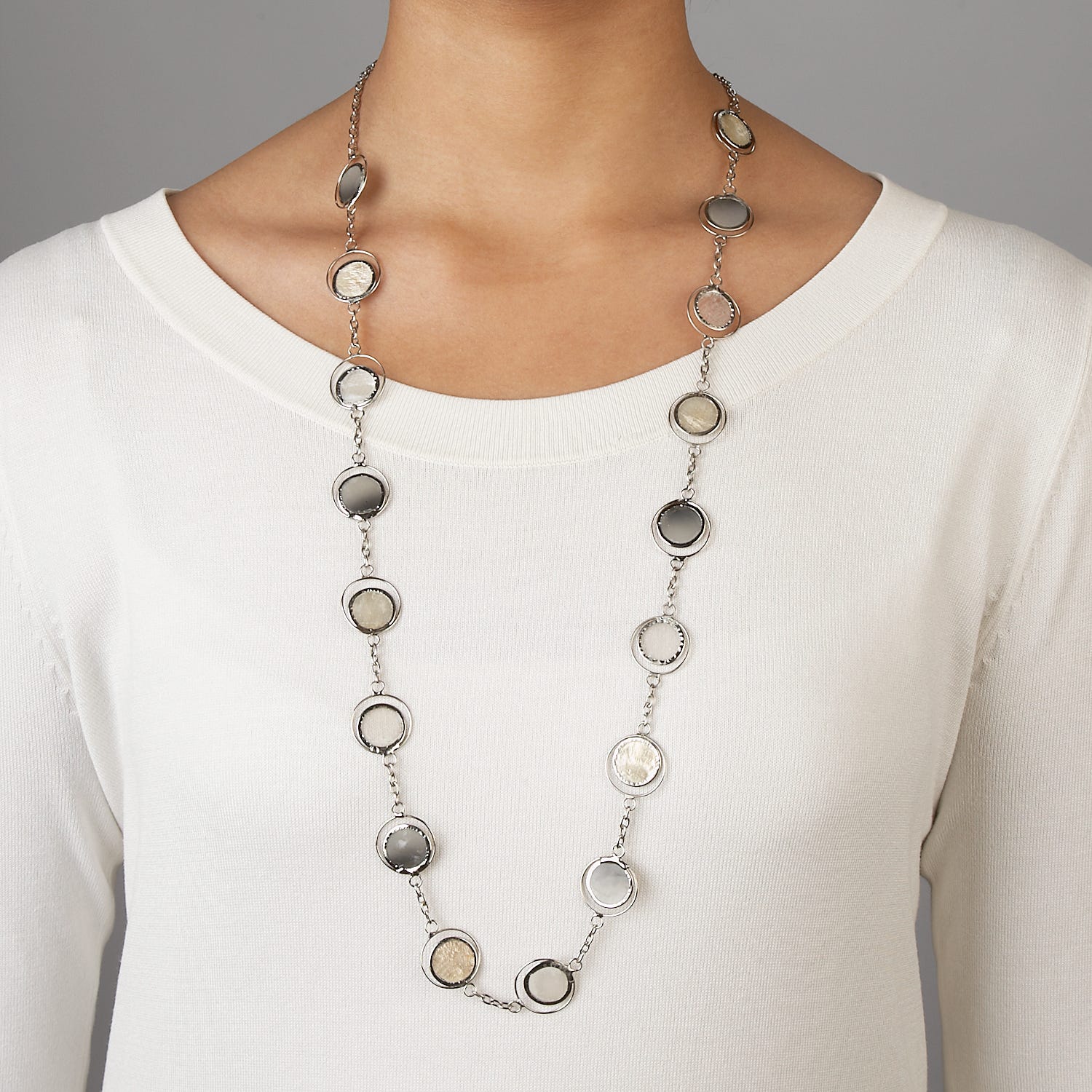 Necklace circles capiz 40L cream/gray/silver