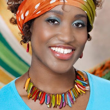 Necklace hanging thin slices tagua/cord multi