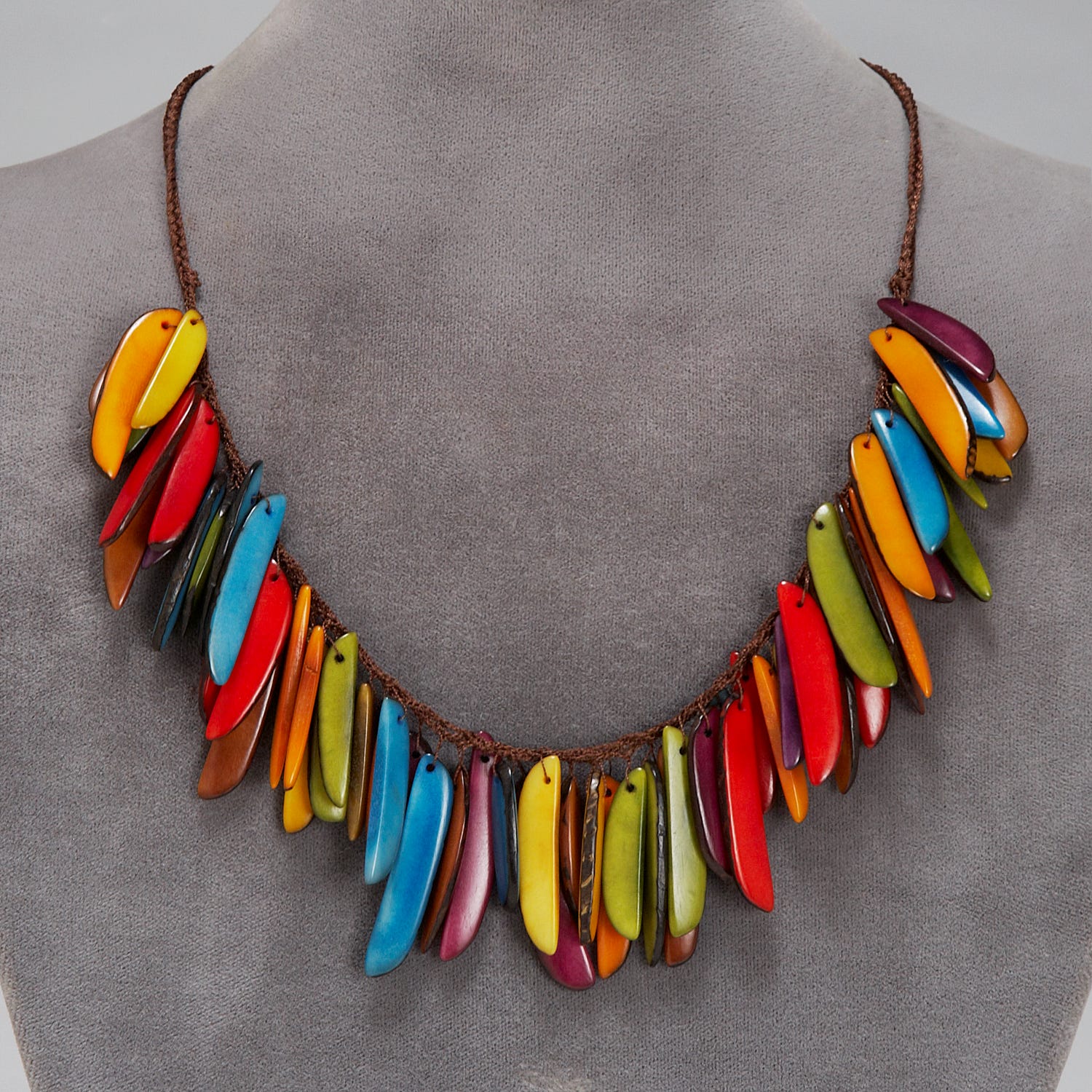Necklace hanging thin slices tagua/cord multi
