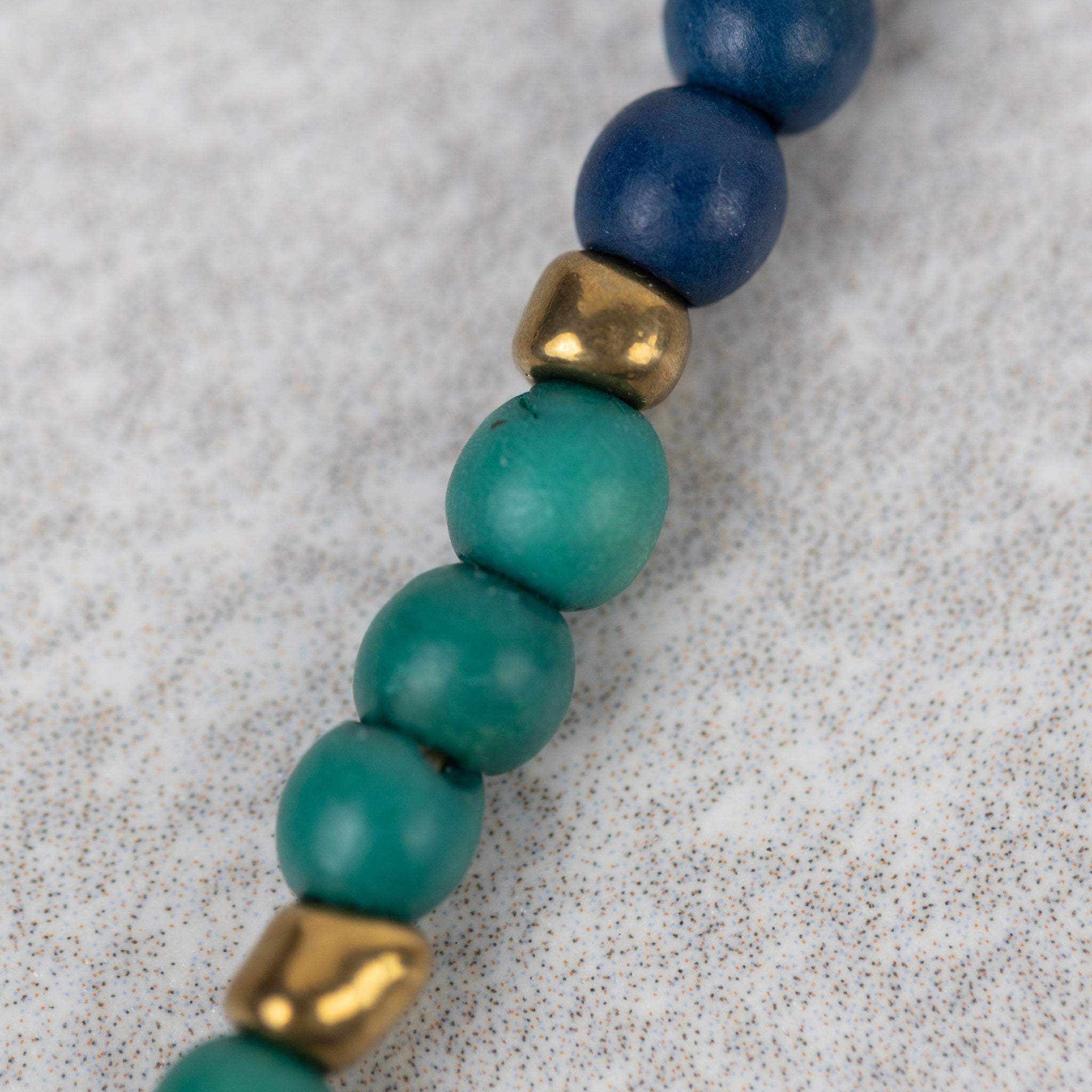 Necklace beaded cttn/acai/tagua 33L grn/blu