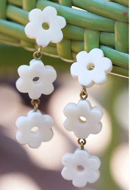 Earrings, "White Flower Daisy Dangle"