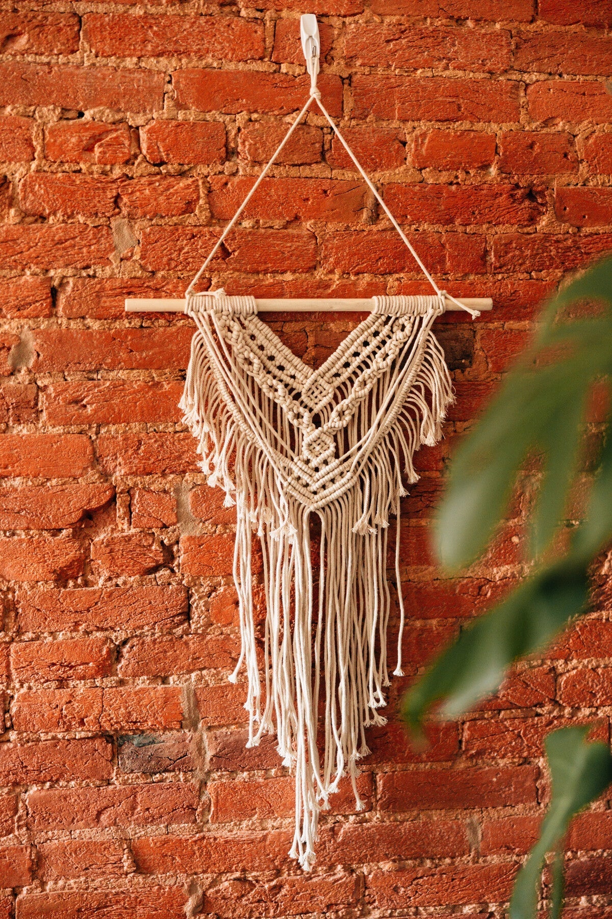 Wall hanging macrame cord/wood 18Wx27 cream