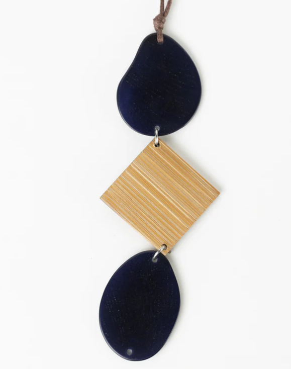 Sierra Tagua Pendant Necklace