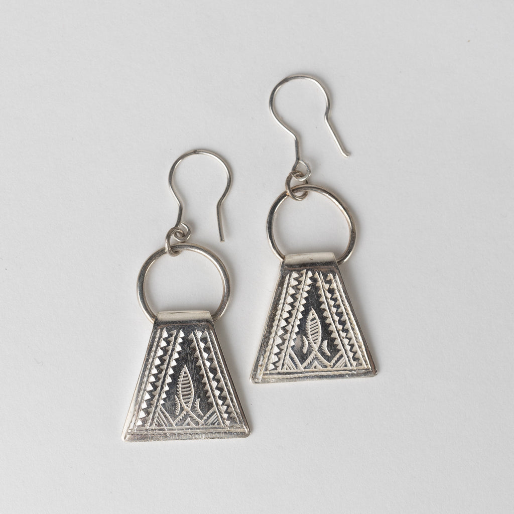 Earrings trapezoid etched Tuareg/strlg 2L silver