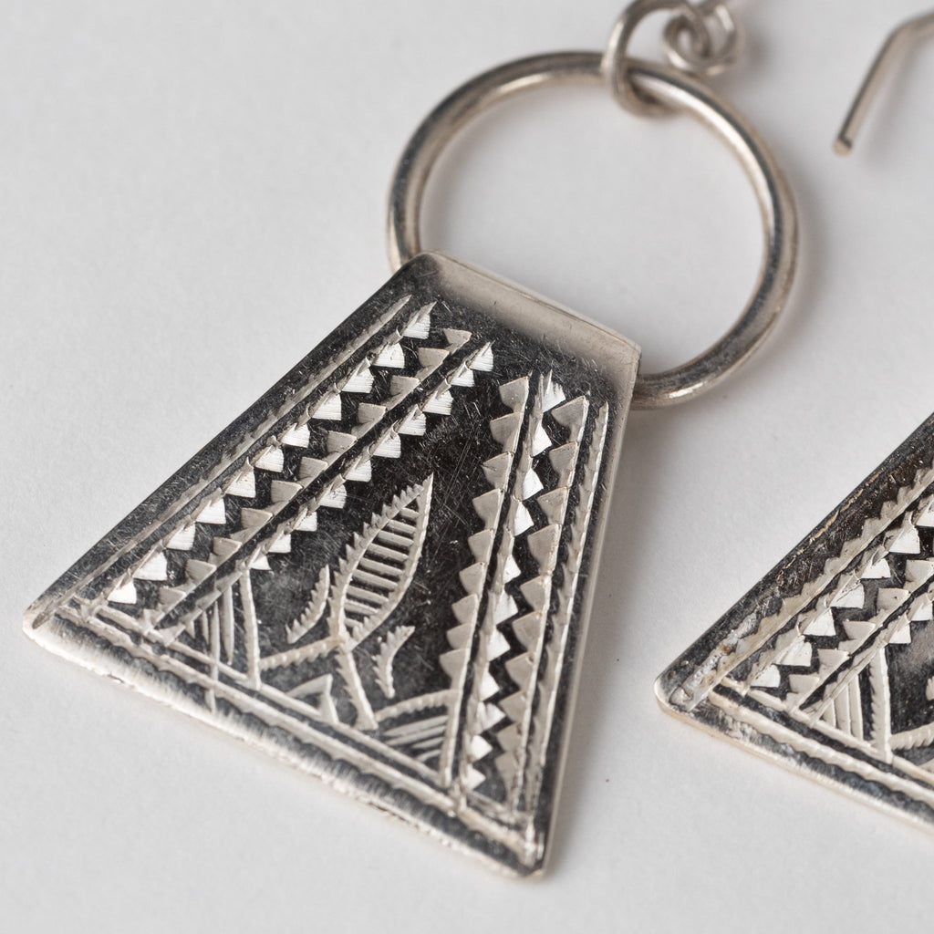 Earrings trapezoid etched Tuareg/strlg 2L silver