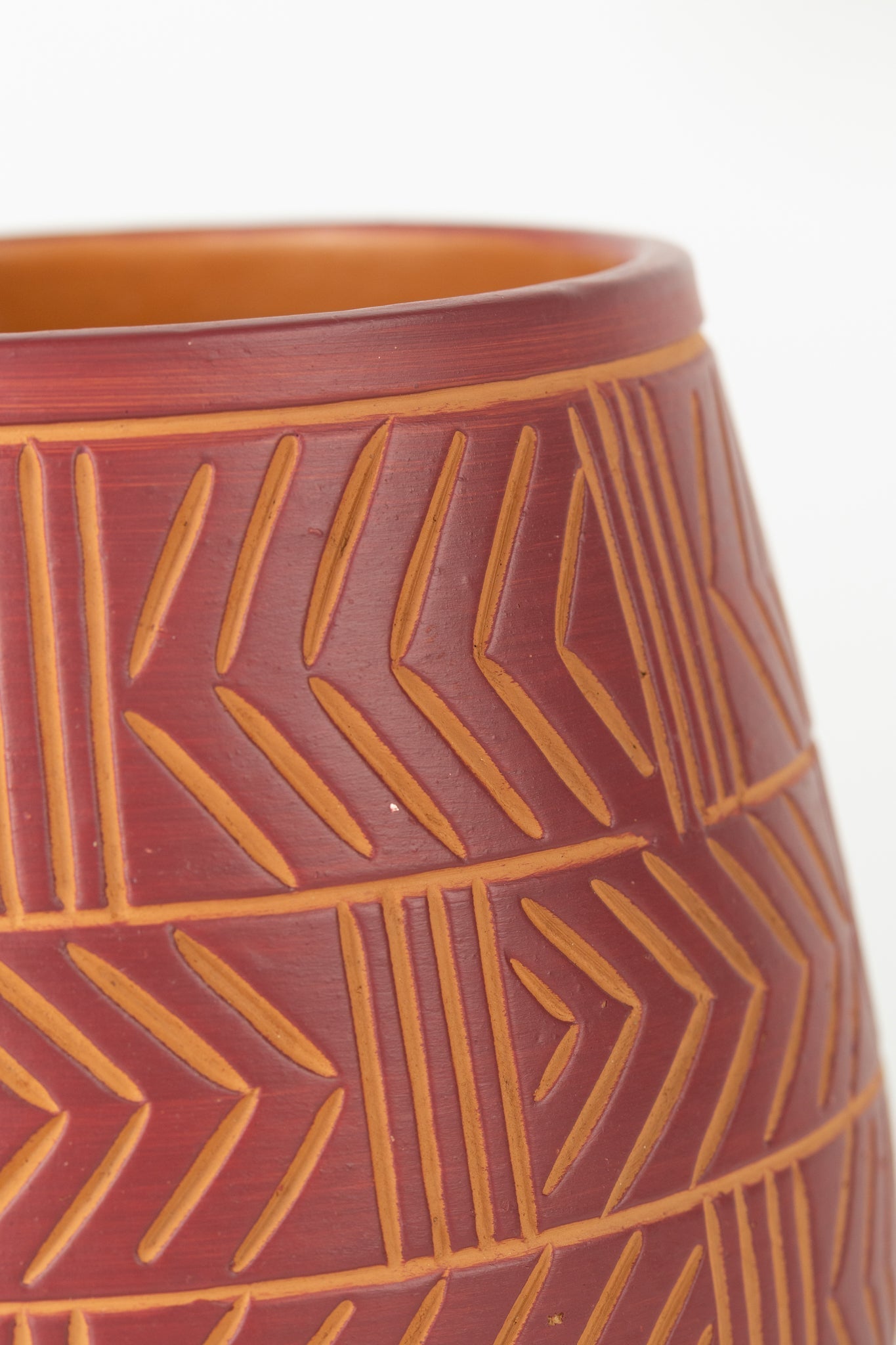 Planter L rounded w/3 legs t-cotta 6Dx6.25H red