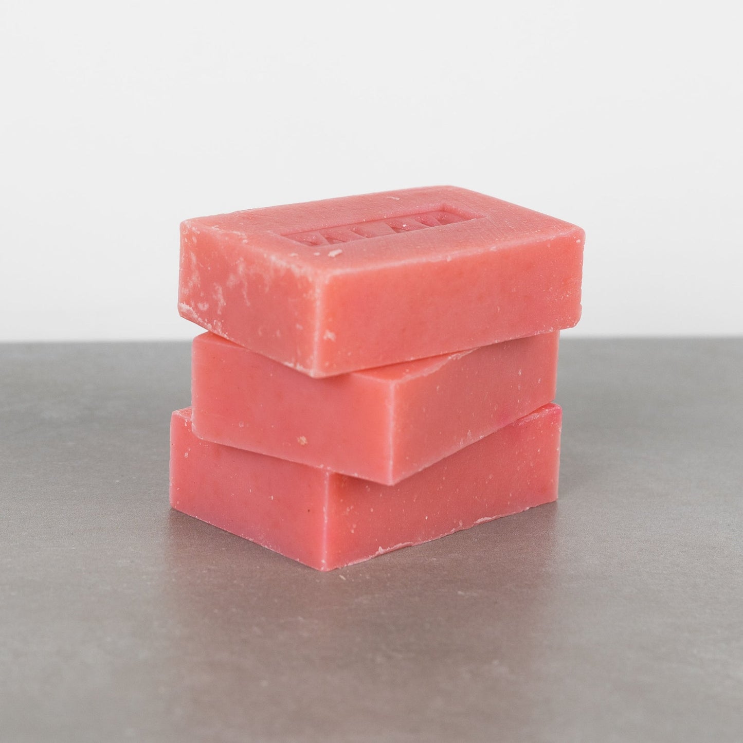 Shampoo bar M/5 pink clay/goat milk 3.2oz pink/wht