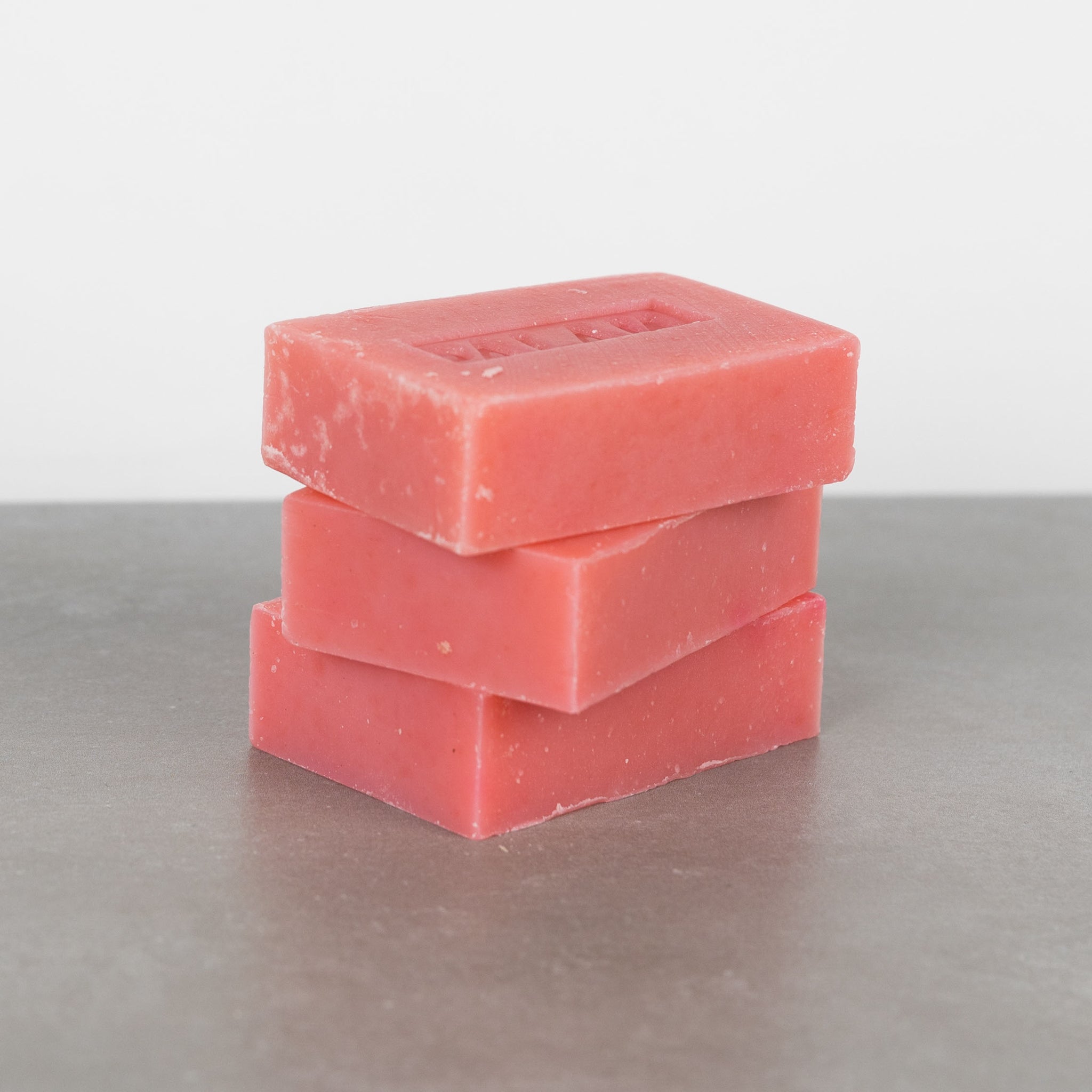 Shampoo bar M/5 pink clay/goat milk 3.2oz pink/wht