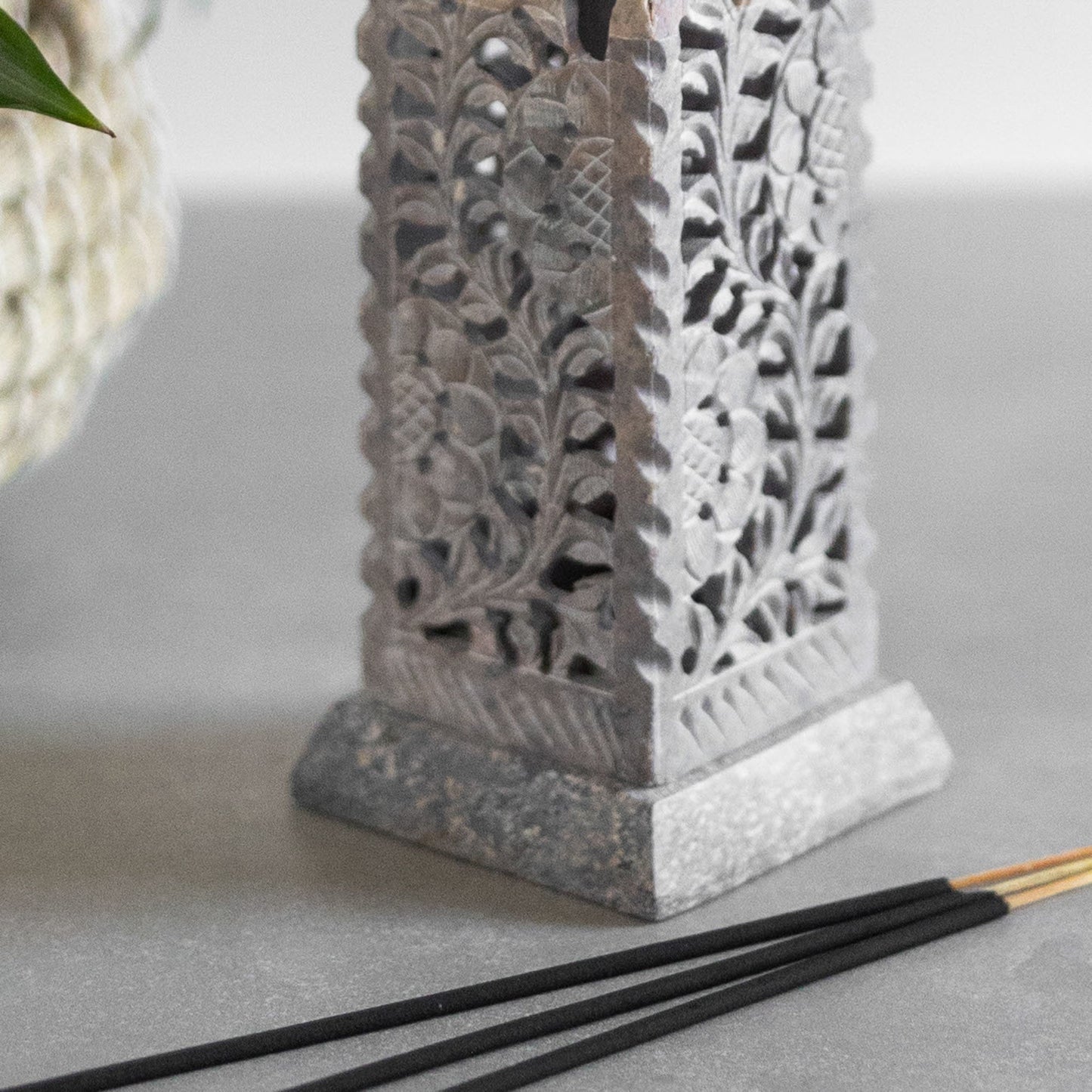 Incense holder tower gorara stone 3sqx10.5H nat