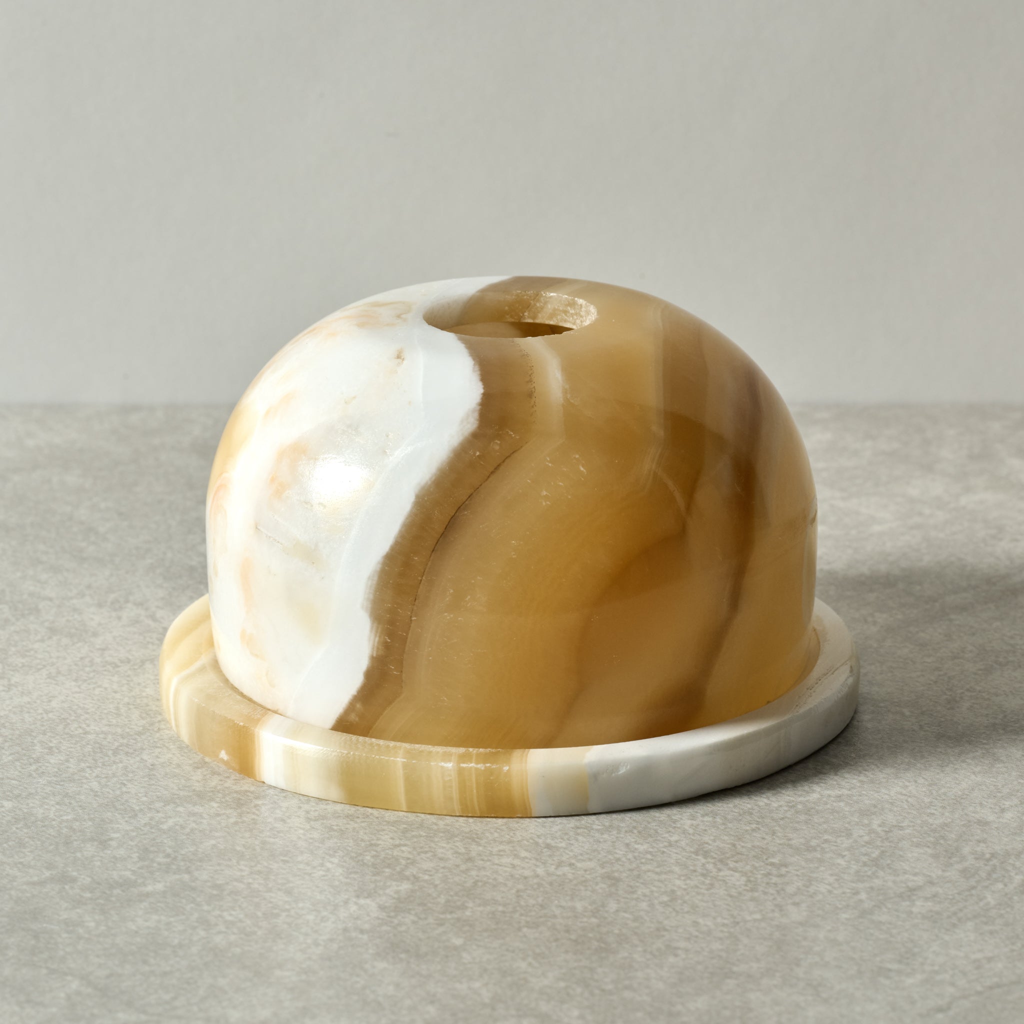 Candleholder tealight dome alabaster 5.5D crm/yel