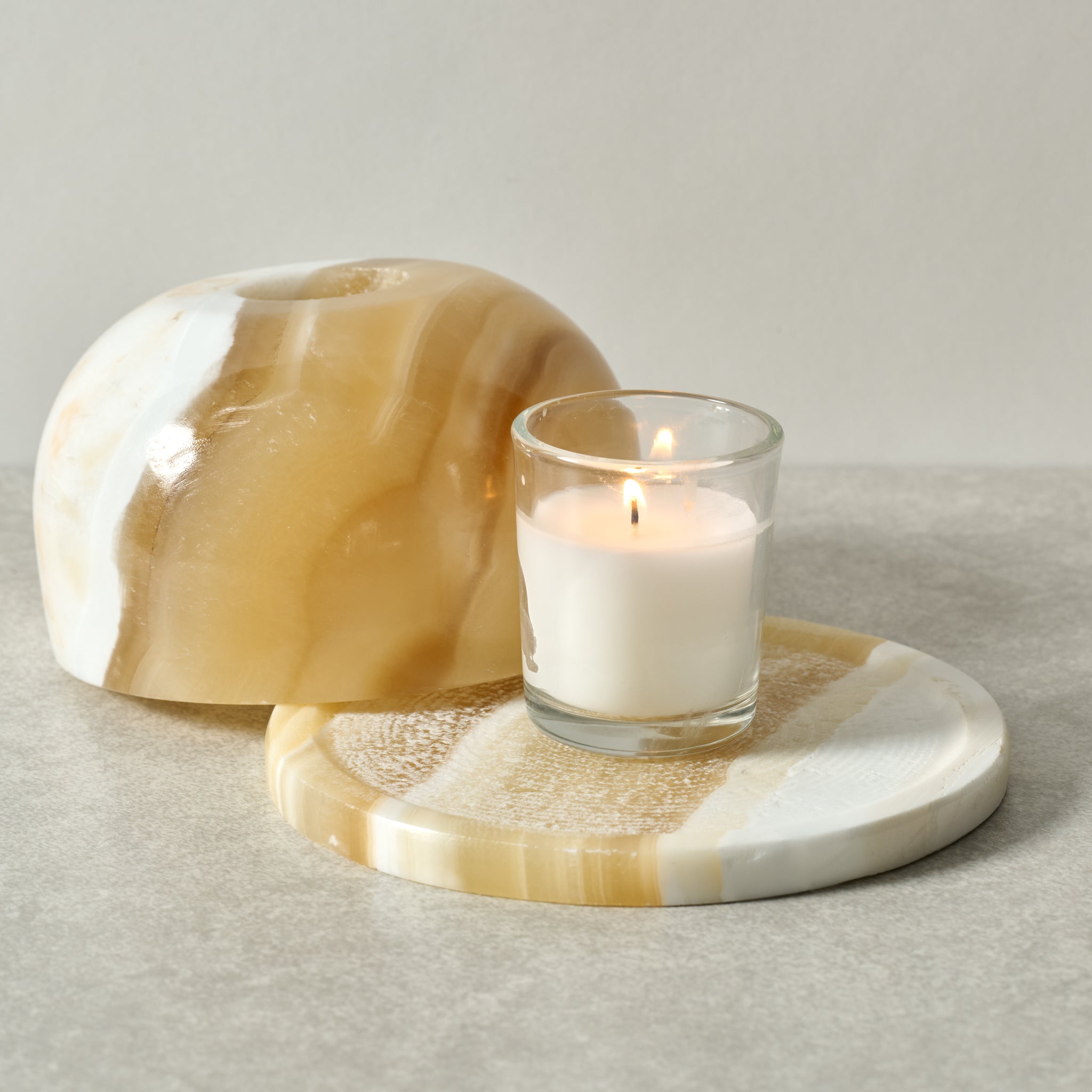 Candleholder tealight dome alabaster 5.5D crm/yel