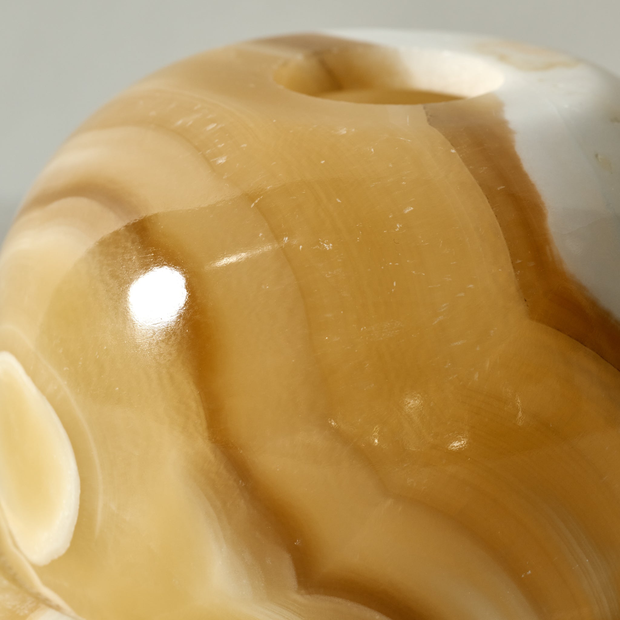 Candleholder tealight dome alabaster 5.5D crm/yel