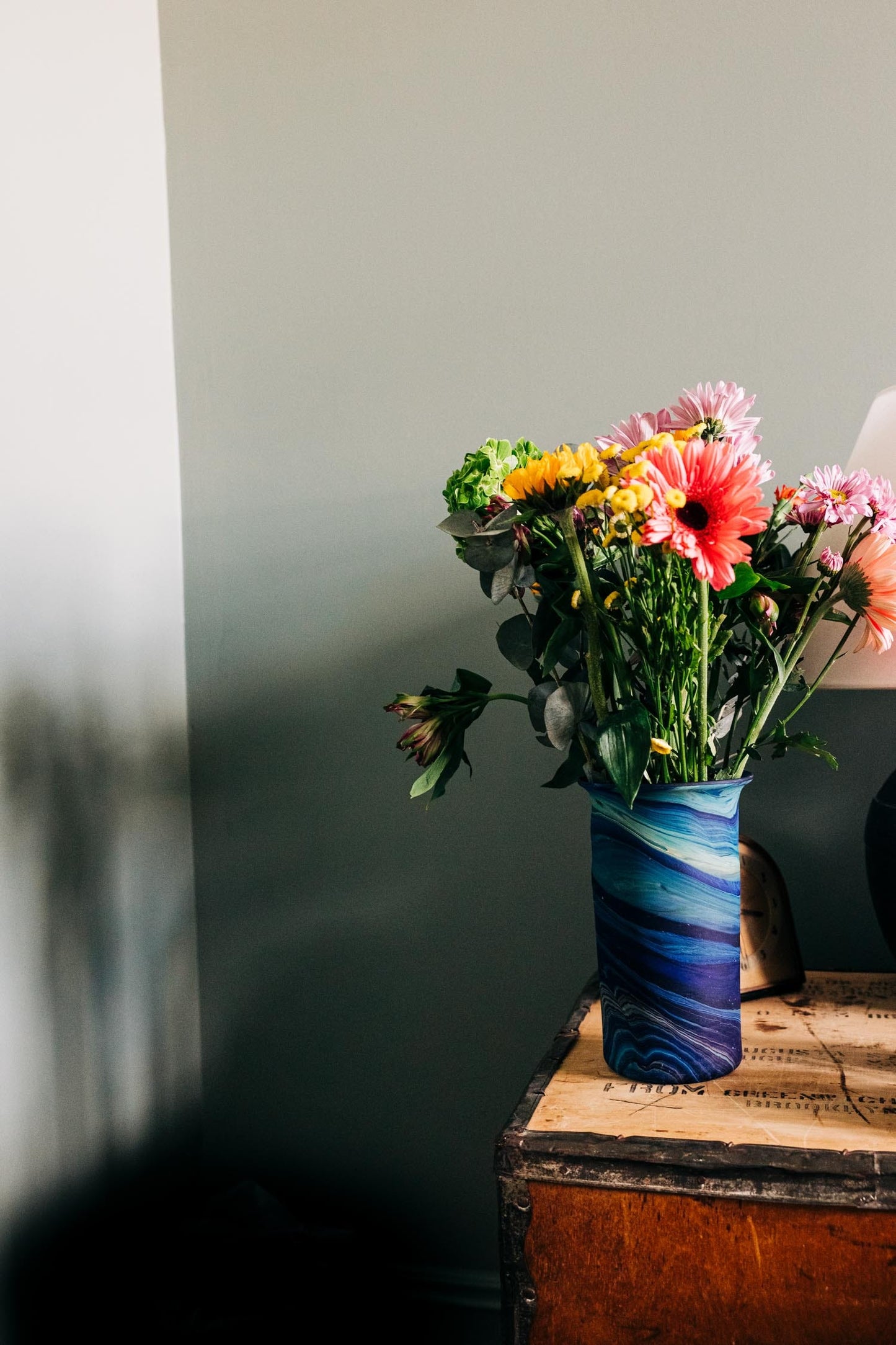 Vase swirl phoenician glass 5Dx9 navy/green