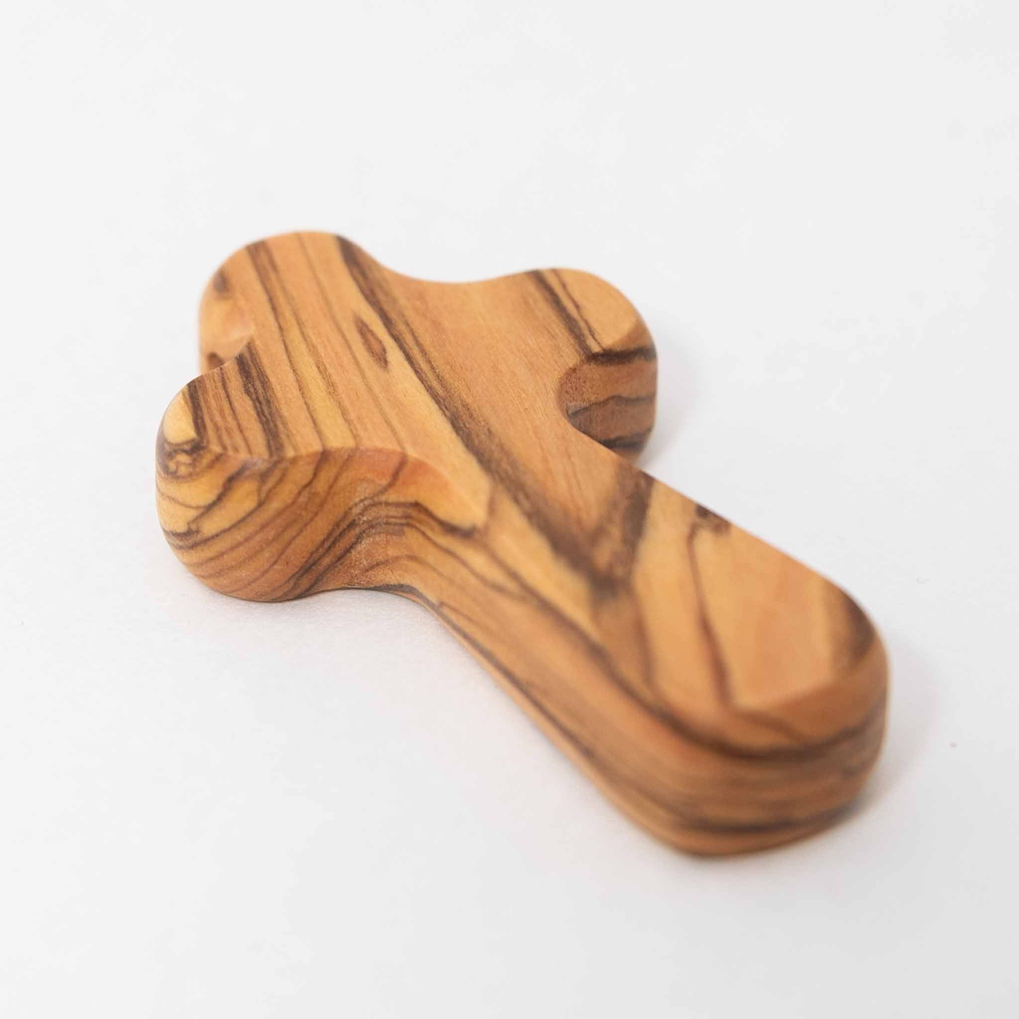 Cross pocket prayer M/3 w/card olive wood 2.5H nat