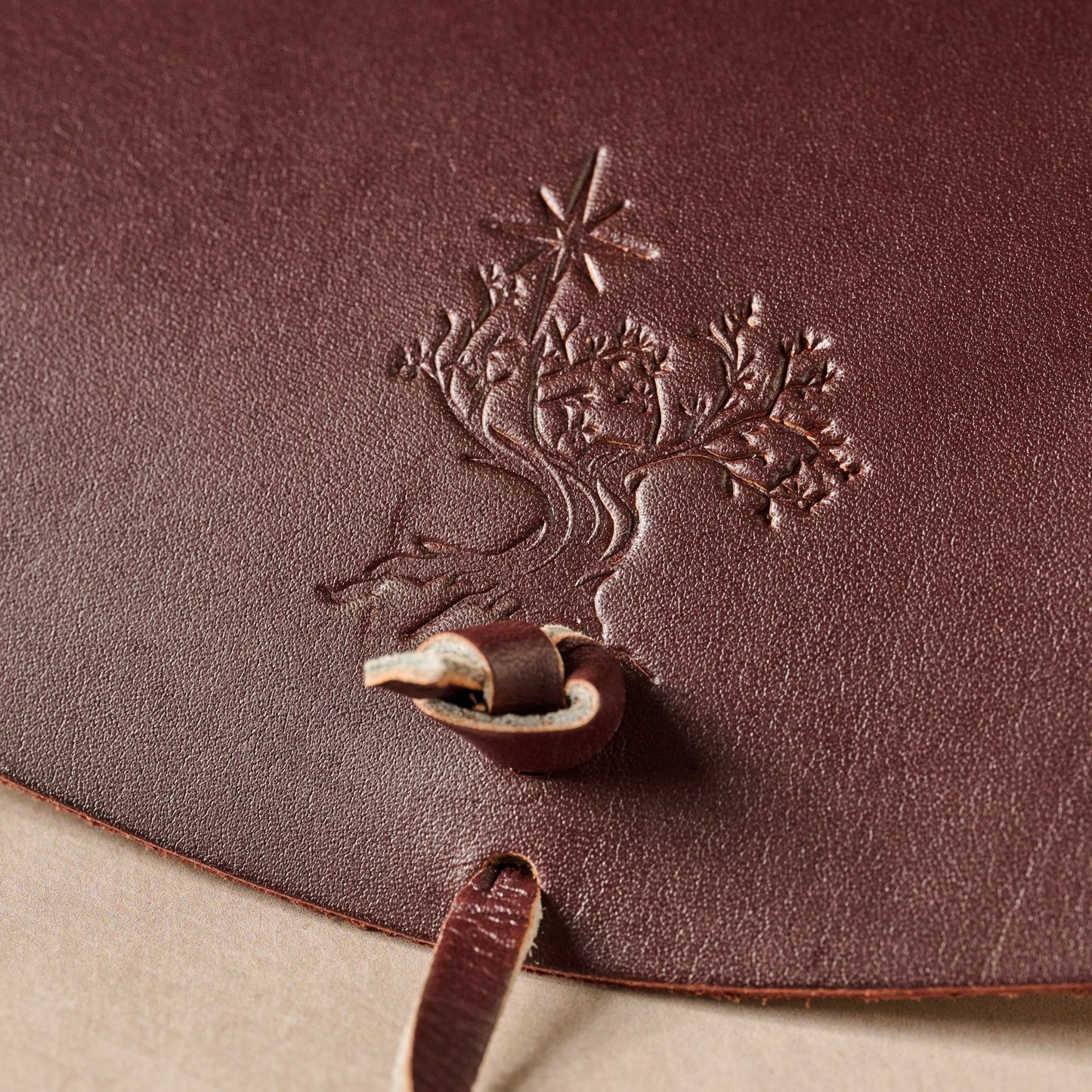 Eyeglass case round w/wrap lthr/olive wd 6Lx2.5D