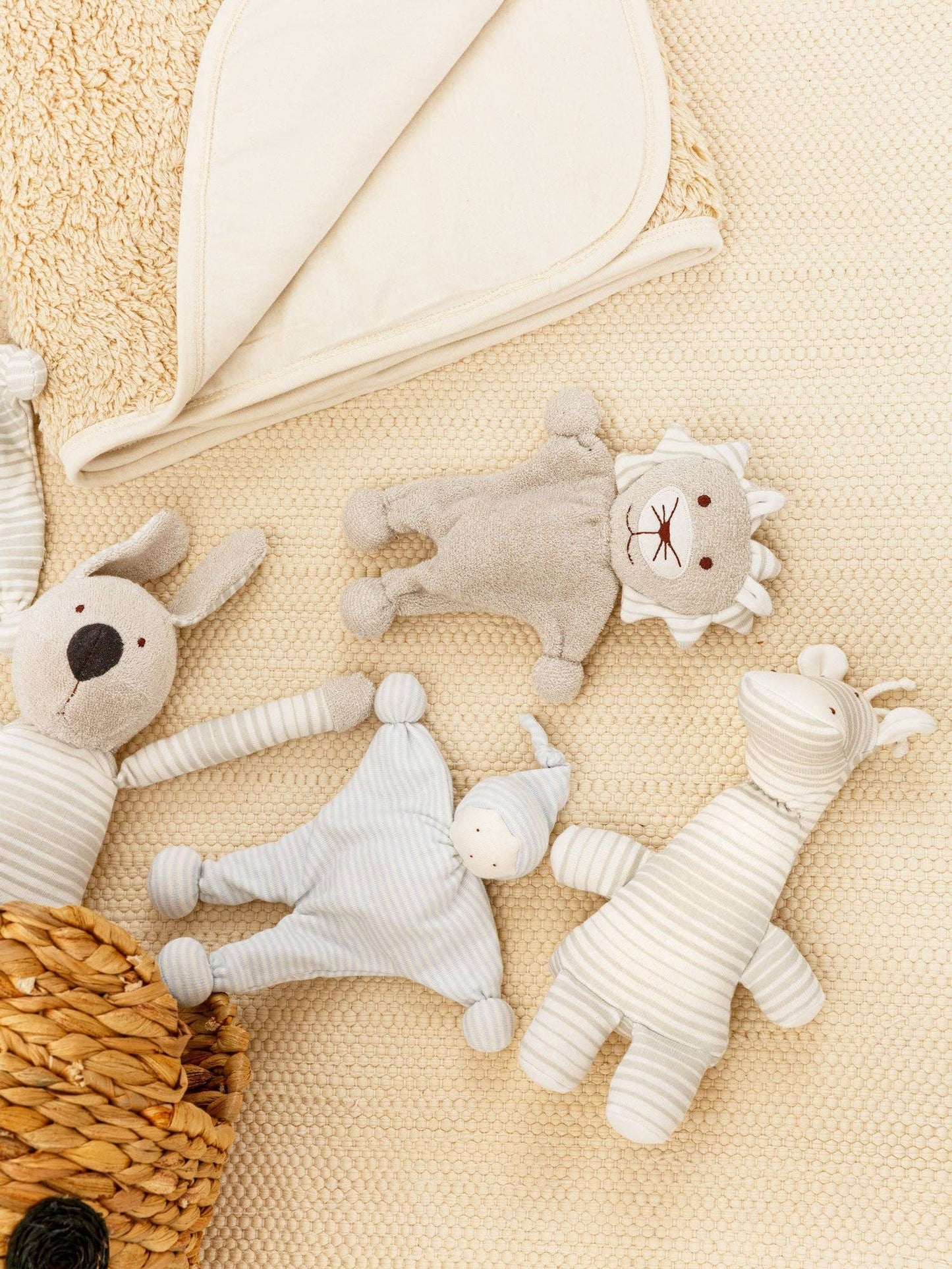 Organic Lovey, "Ollie the Giraffe"