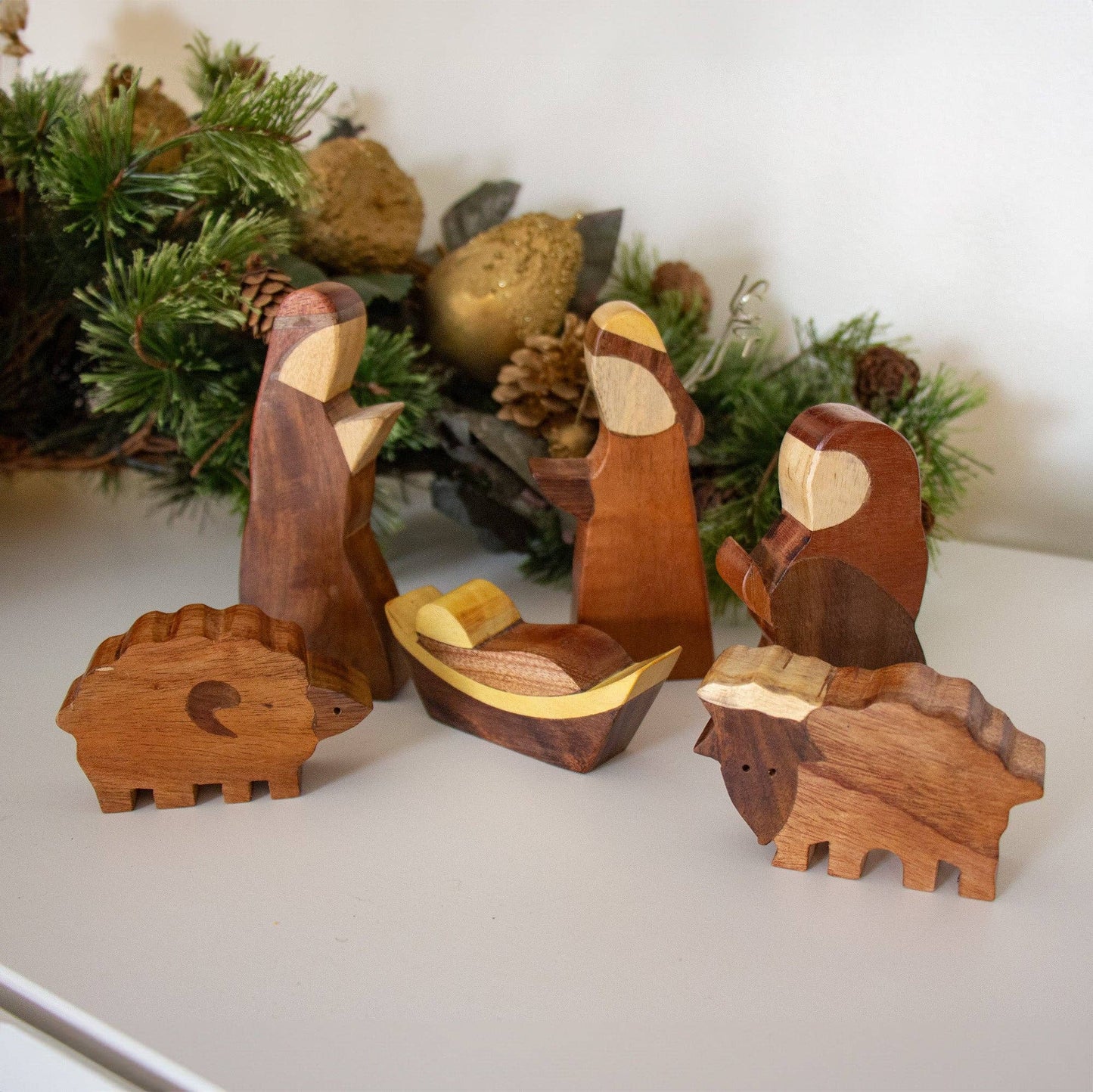 Joint Wood Nativity, 6 pieces