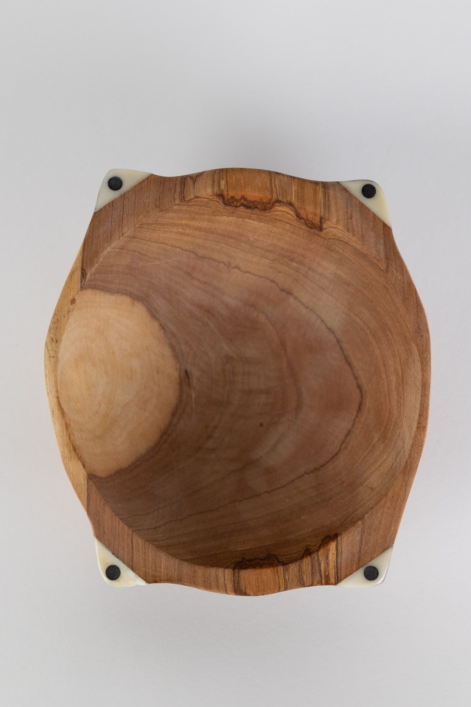 Bowl squared bone inlay olive wd 7.5Dx2H brn/wht