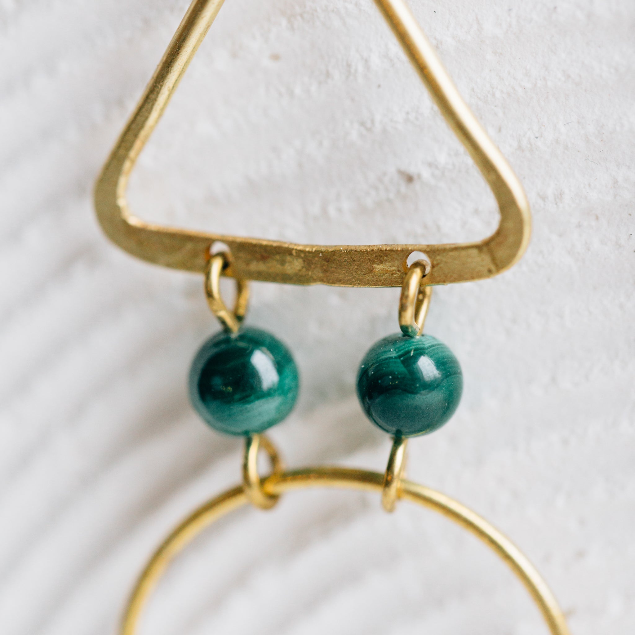 Earrings trngl/crcl w/beads malachite/br 3L br/grn