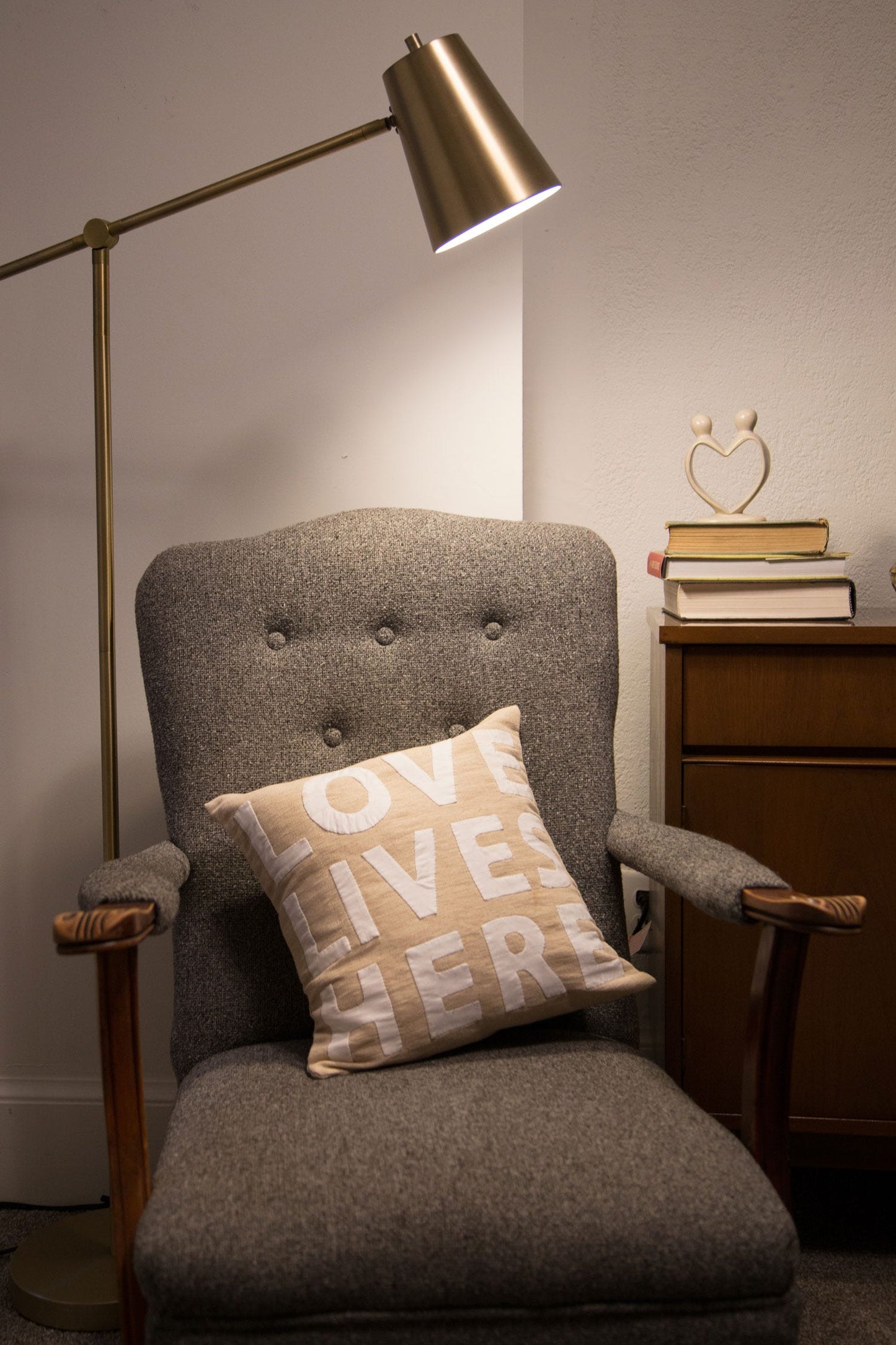 Statue heart/couple kisii 6H nat